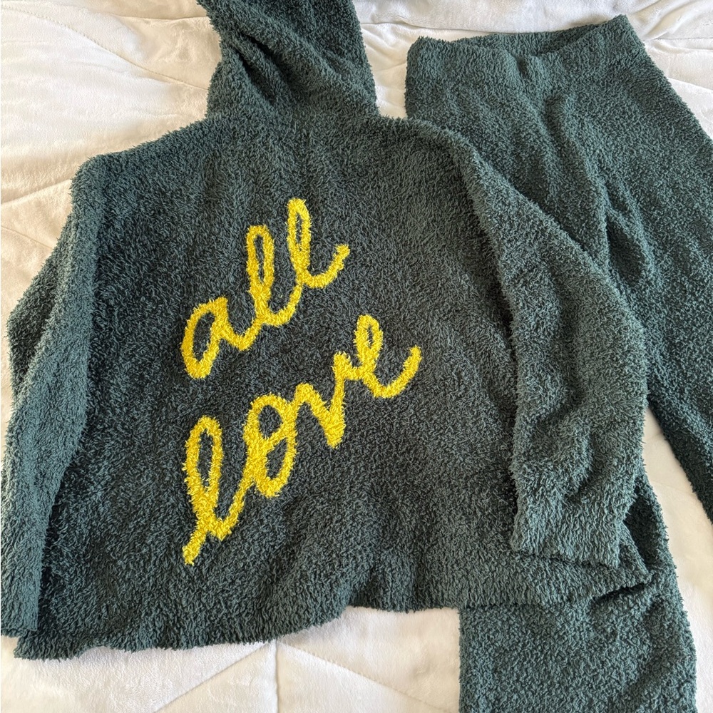 American Eagle Fuzzy Marshmallow Sherpa Pullover Lounge Sweatshirt and Pants Set